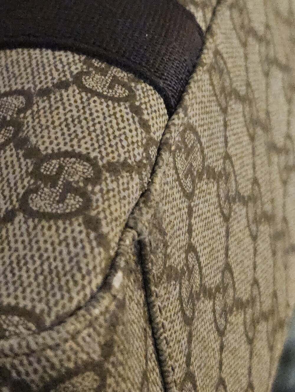 Gucci Beige/Brown GG Coated Canvas Tote with Dark Brown Straps - Picture 3 of 12